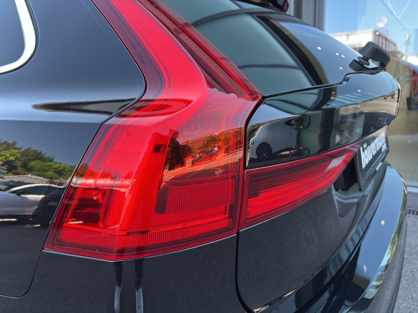 VOLVO V90 2.0 T6 R-Design AWD-image-14