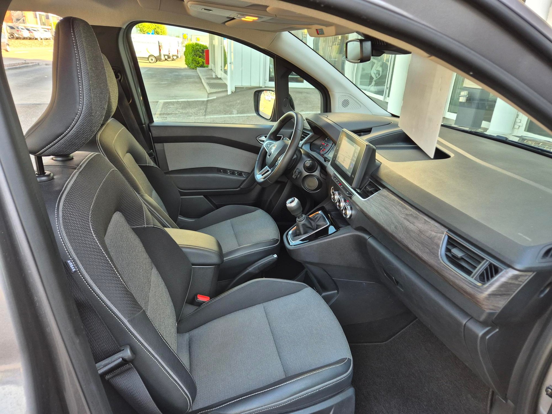 RENAULT Kangoo Kombi 1.3 TCe 130 Intens-image-14