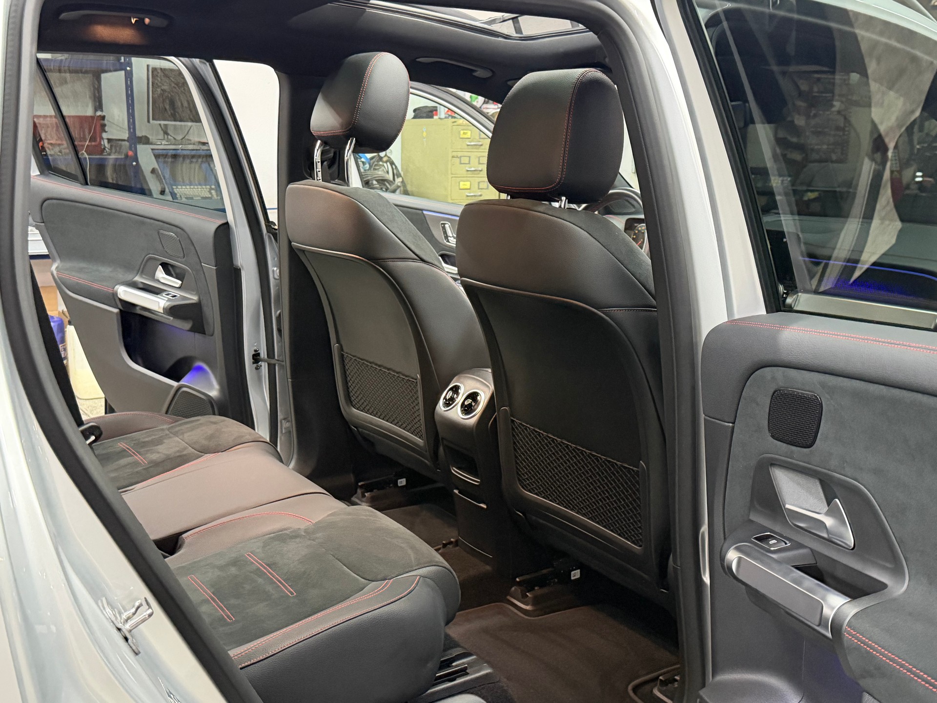 MERCEDES-BENZ EQB 350 4Matic-image-10