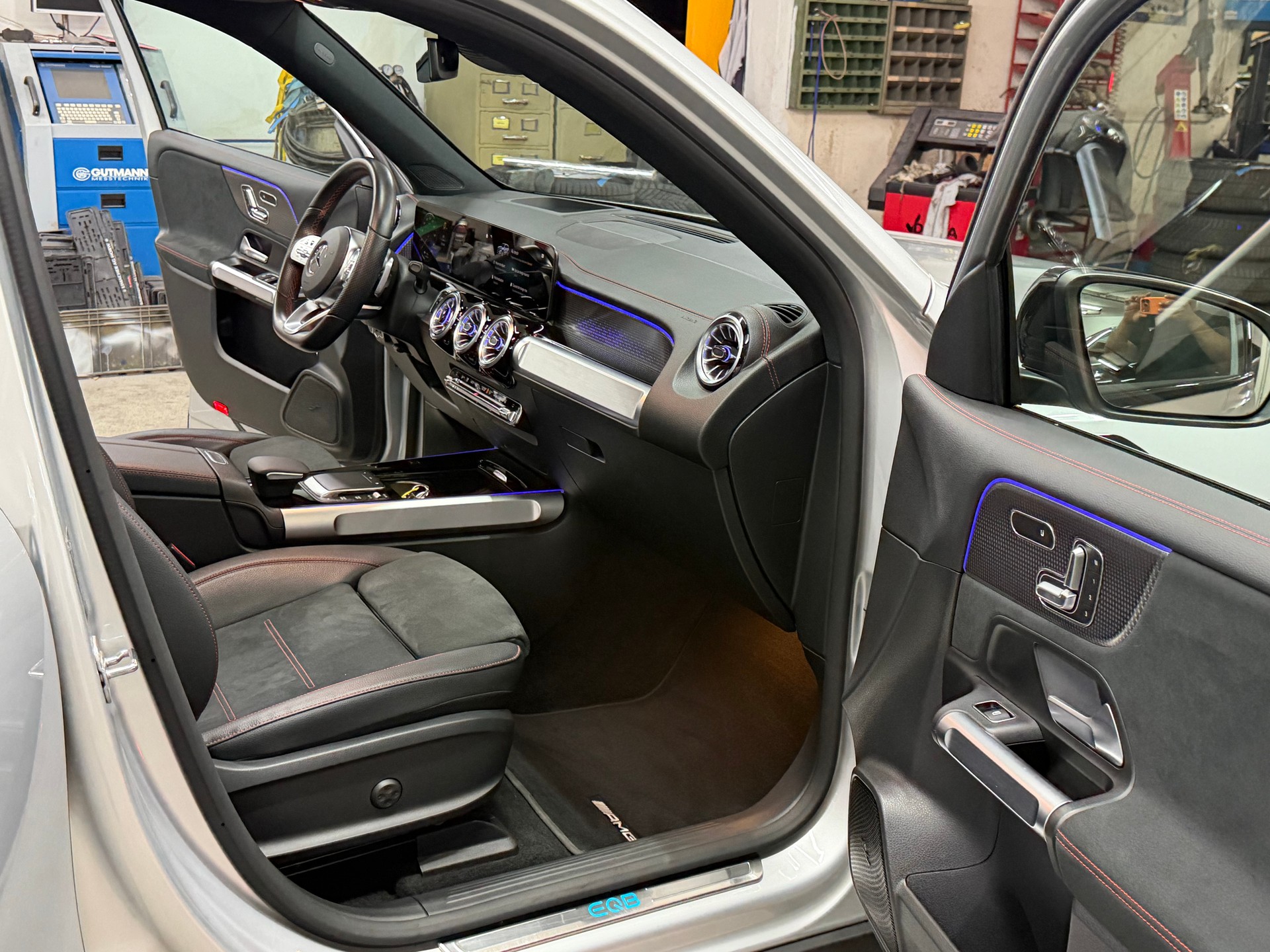 MERCEDES-BENZ EQB 350 4Matic-image-9