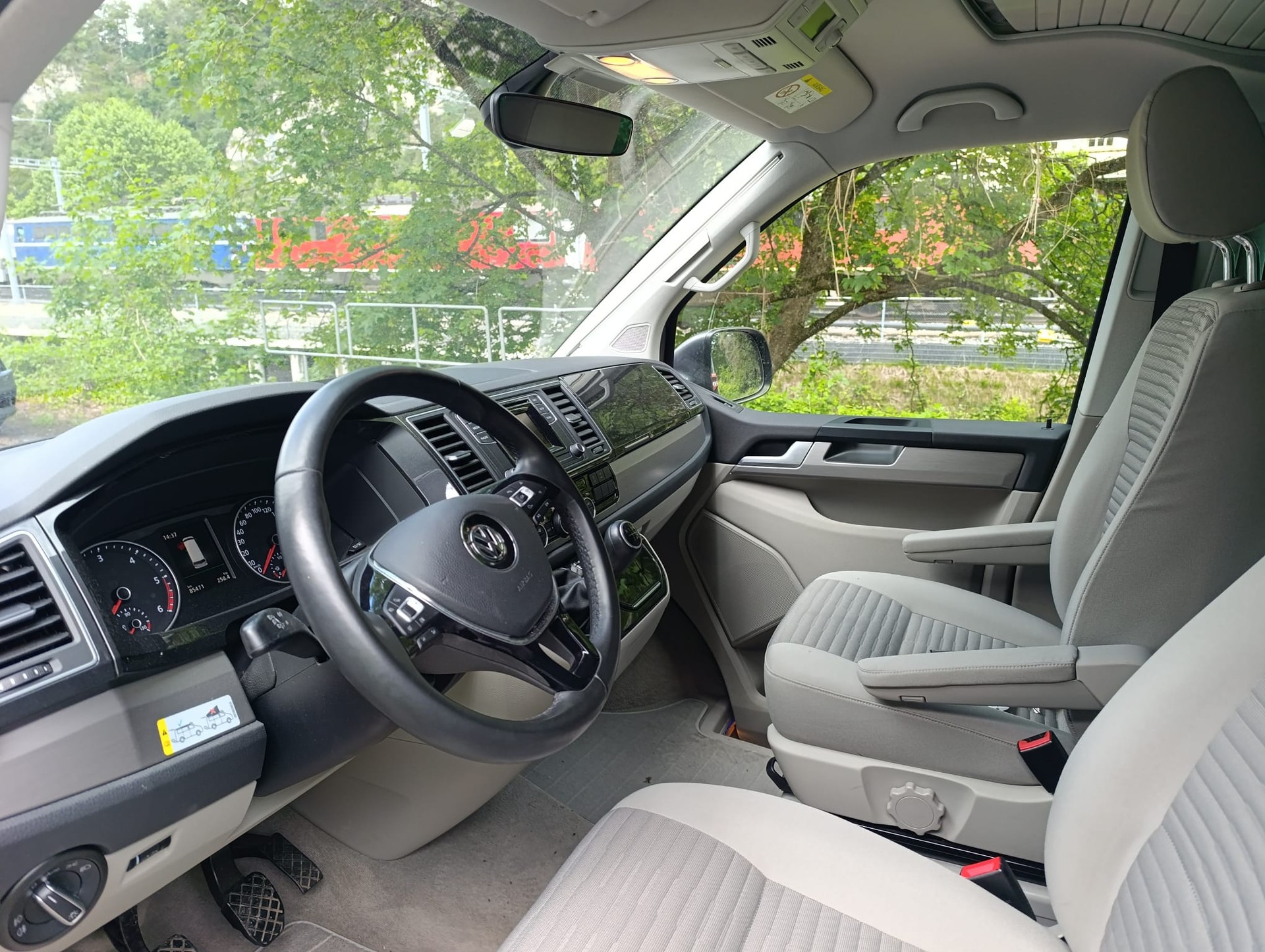 VW T6 California 2.0 TDI Ocean GREY 4Motion-image-5