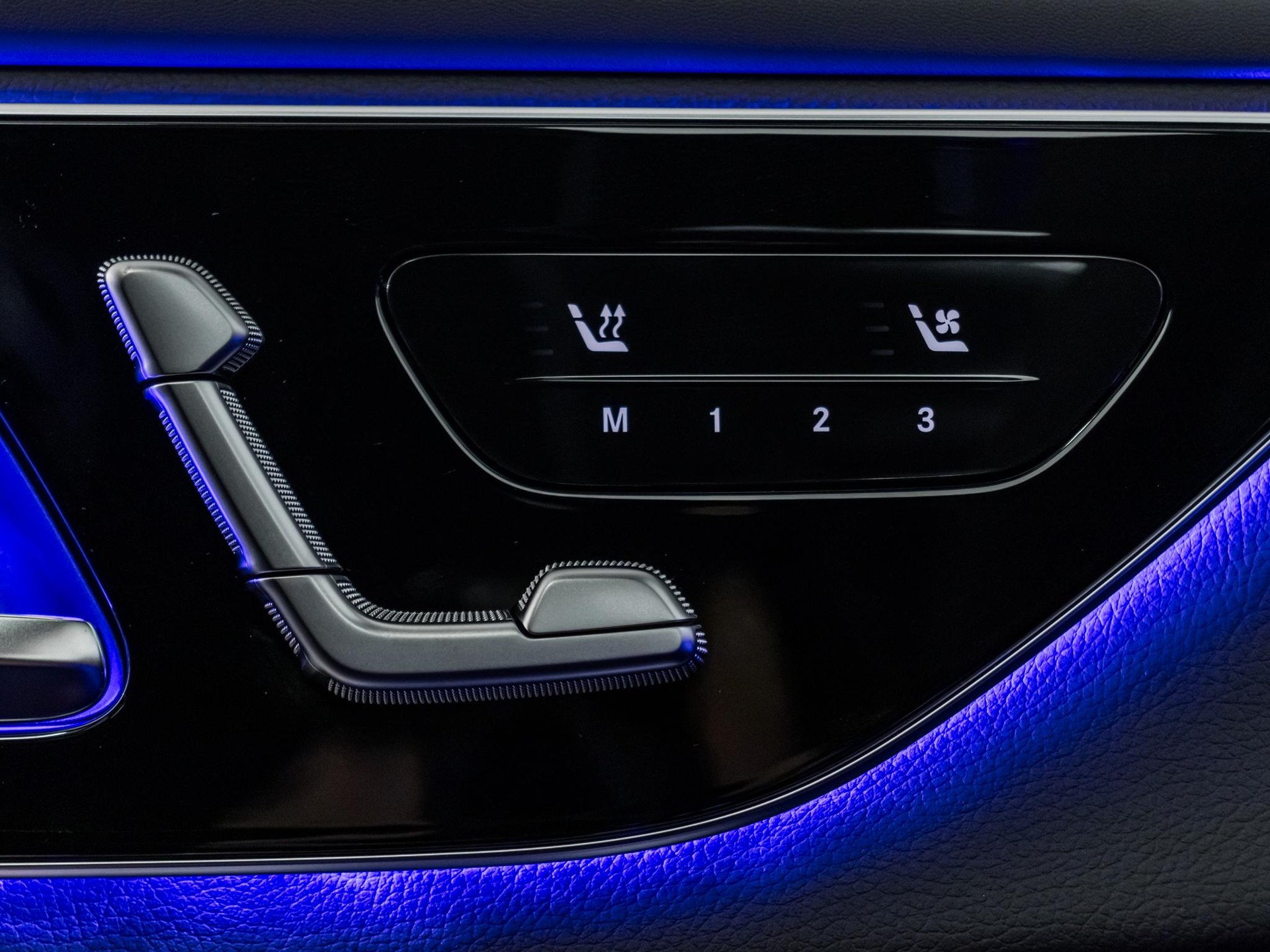 MERCEDES-BENZ GLC 220 d 4MATIC-image-12