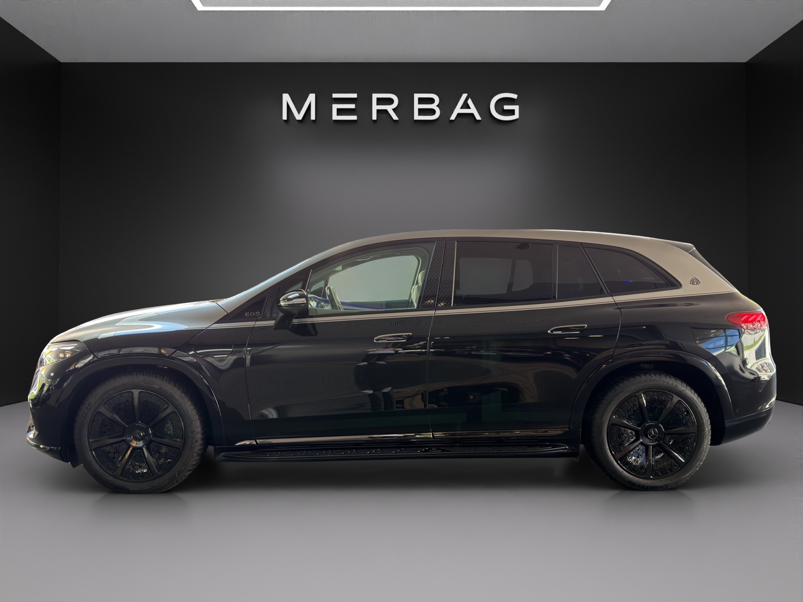 MERCEDES-BENZ EQS SUV 680 Maybach-image-3