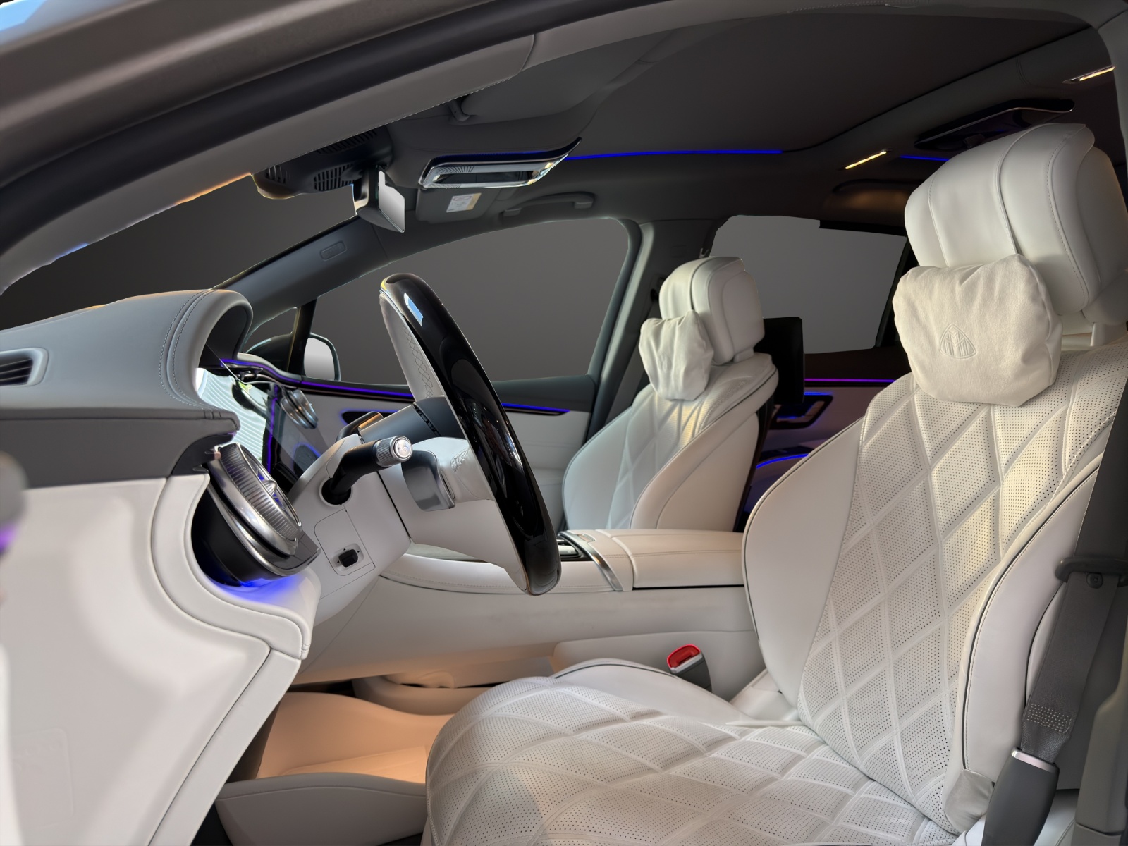 MERCEDES-BENZ EQS SUV 680 Maybach-image-12