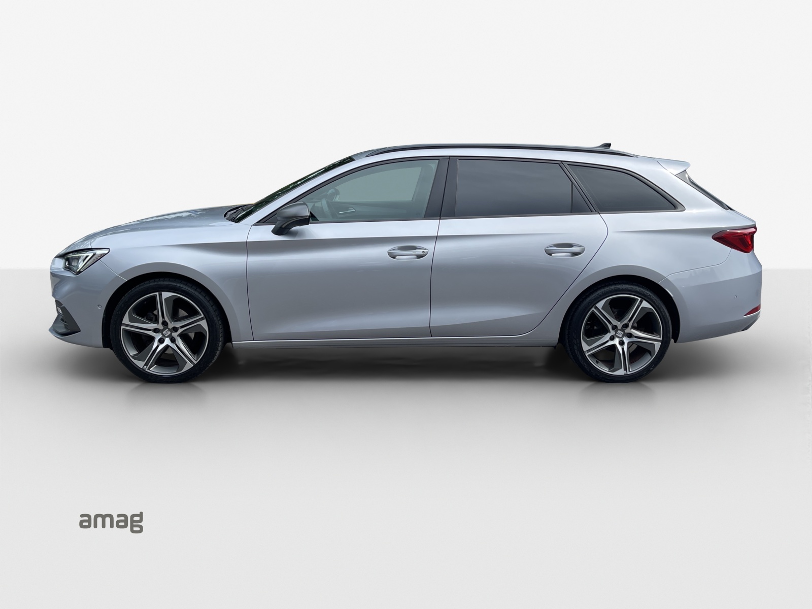 SEAT Leon ST 1.5 eTSI mHEV DSG Hola FR-showroom-element-1