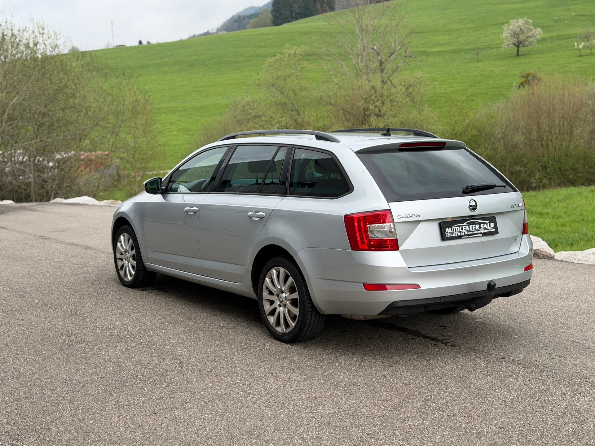 SKODA Octavia Combi 2.0 TDI Ambition 4x4 DSG-image-4