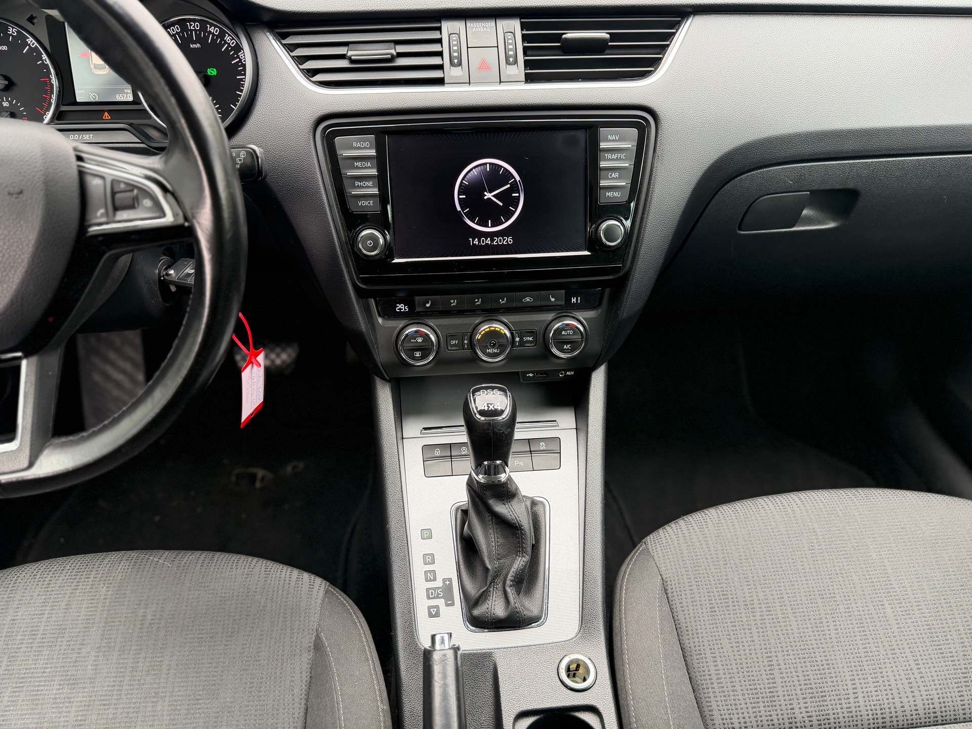 SKODA Octavia Combi 2.0 TDI Ambition 4x4 DSG-image-6