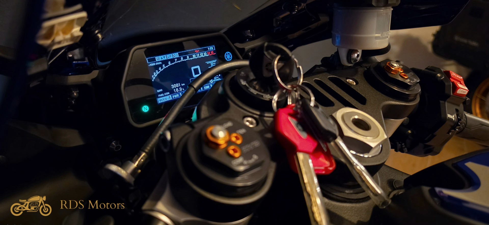 YAMAHA YZF-R1 ABS Akrapovic-image-8