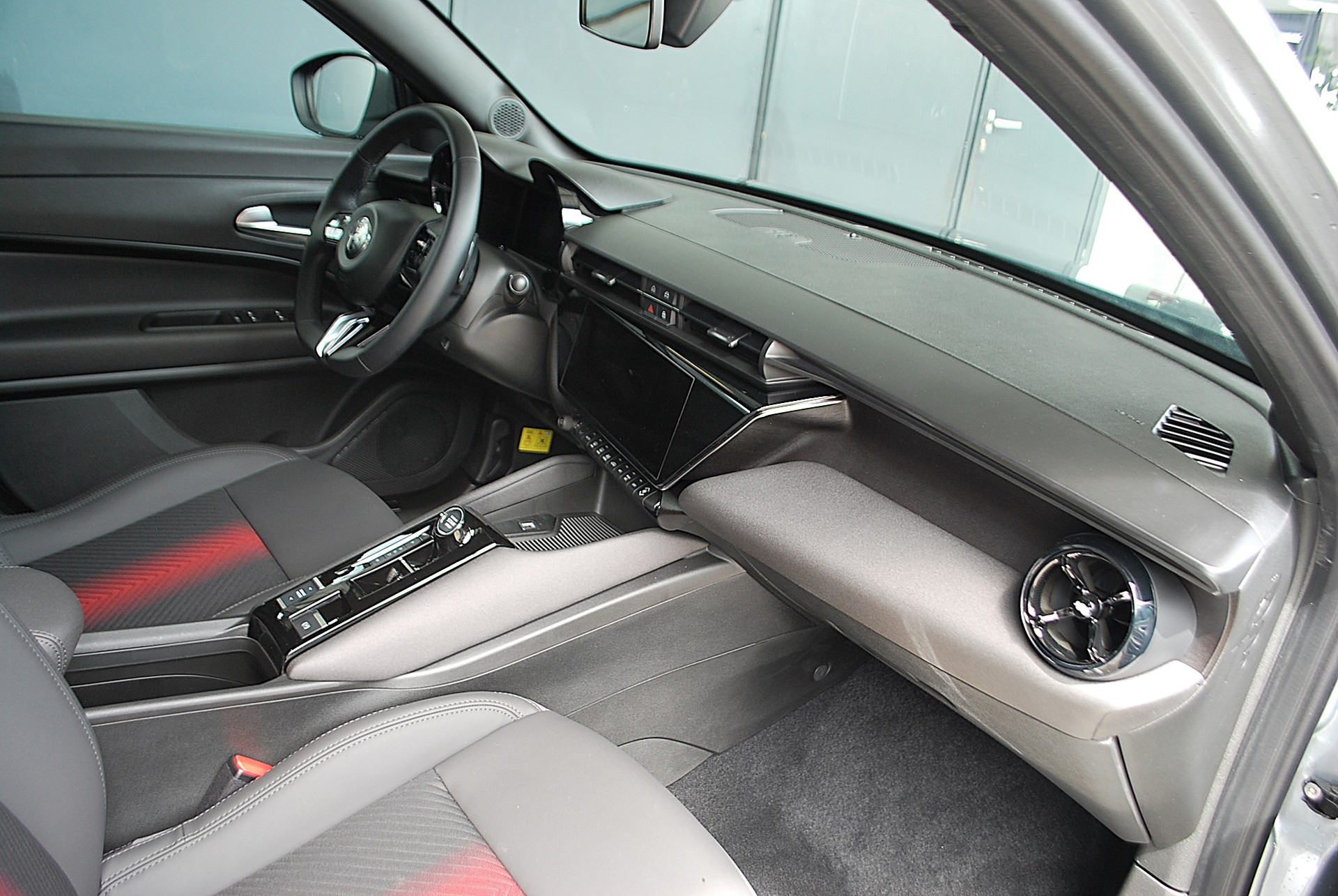 ALFA ROMEO Junior 1.2 48V Hybrid Speciale-image-9