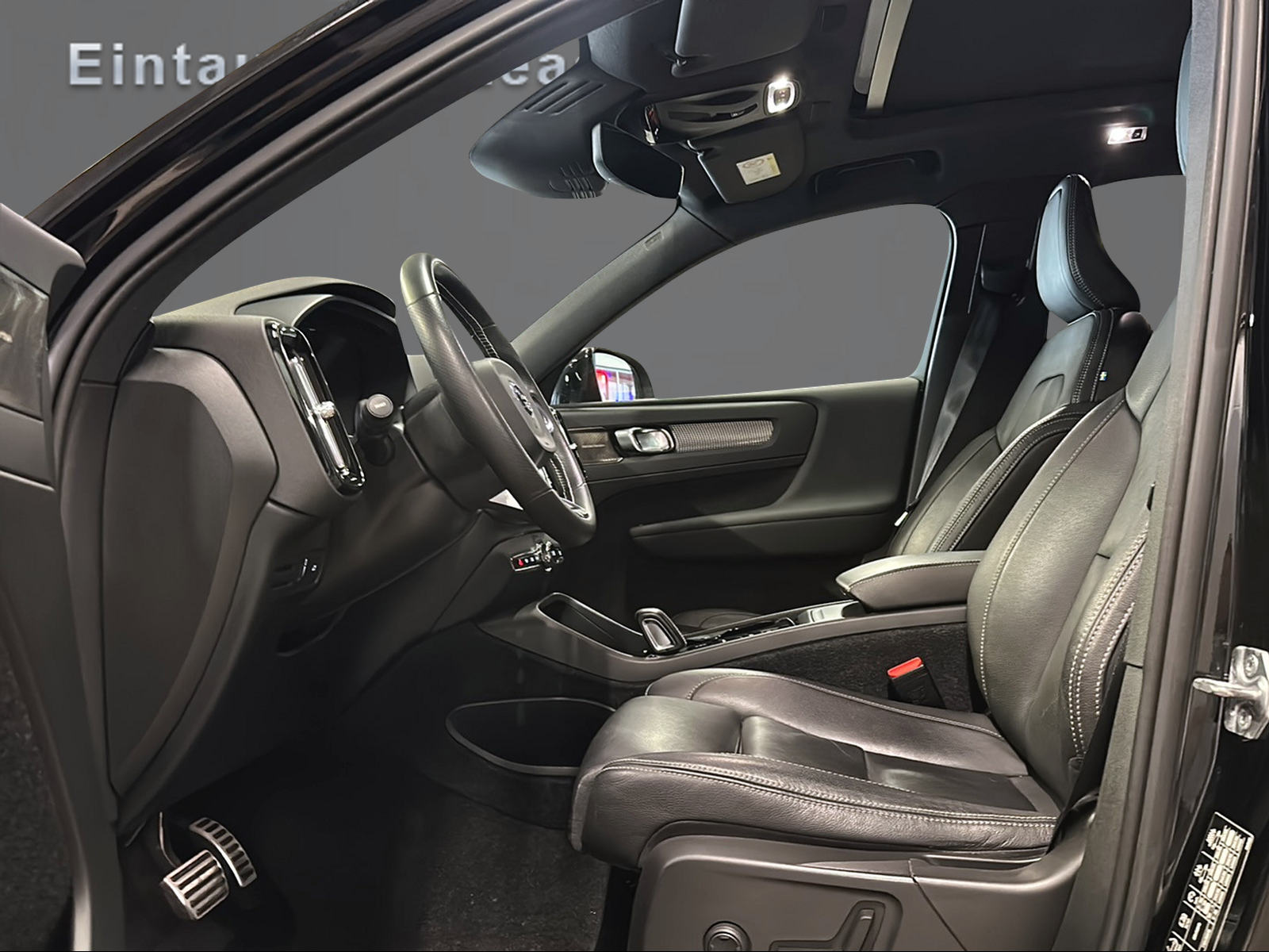 VOLVO XC40 D4 AWD R-Design Geartronic-image-9