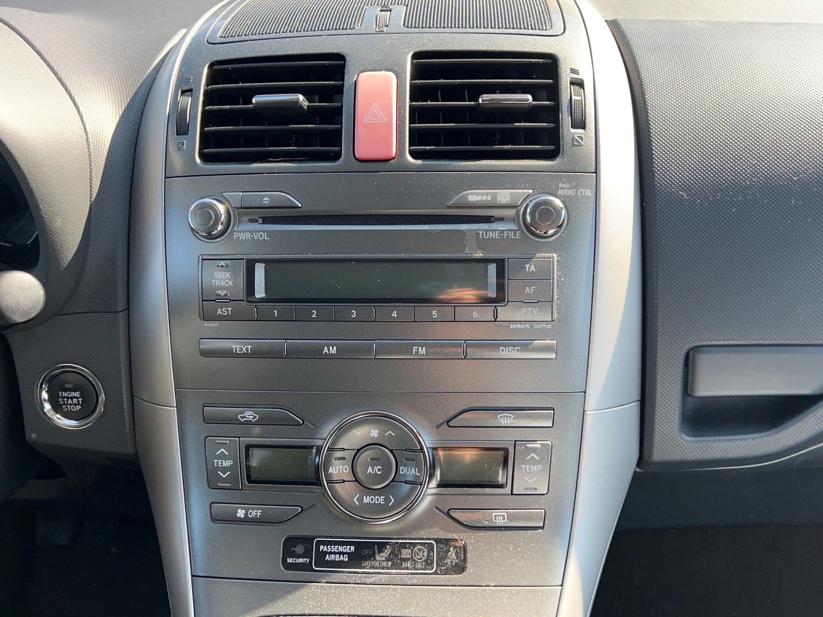TOYOTA Auris 2.2 D-4D CleanPower Linea Sol Premium-image-12