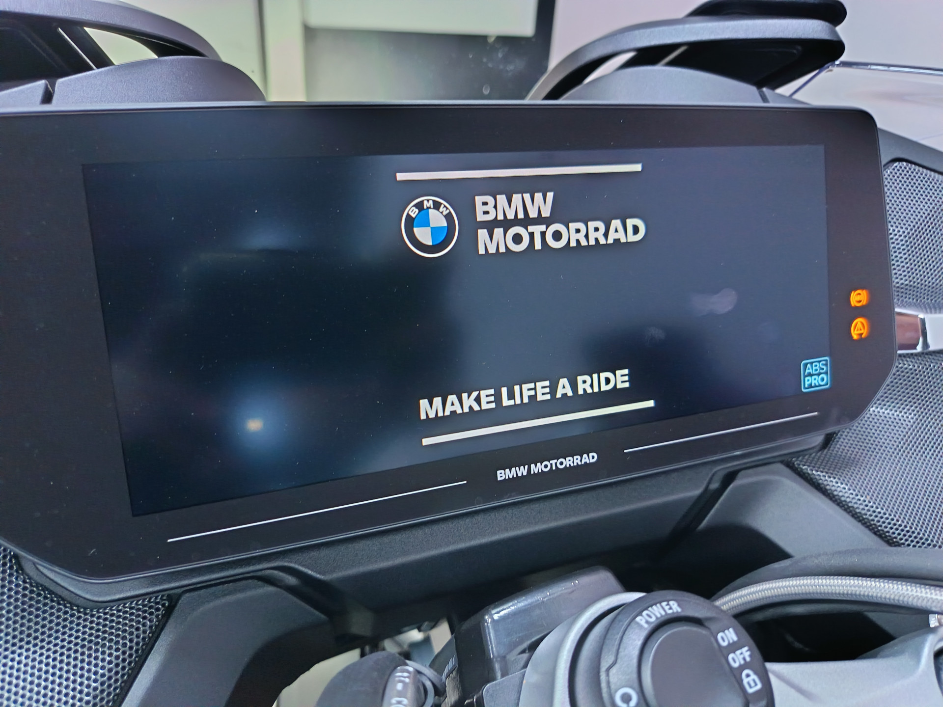 BMW R 1250 RT Triple Black *** Entretien inclus 09.2028 ou 40.000 km ***-image-8