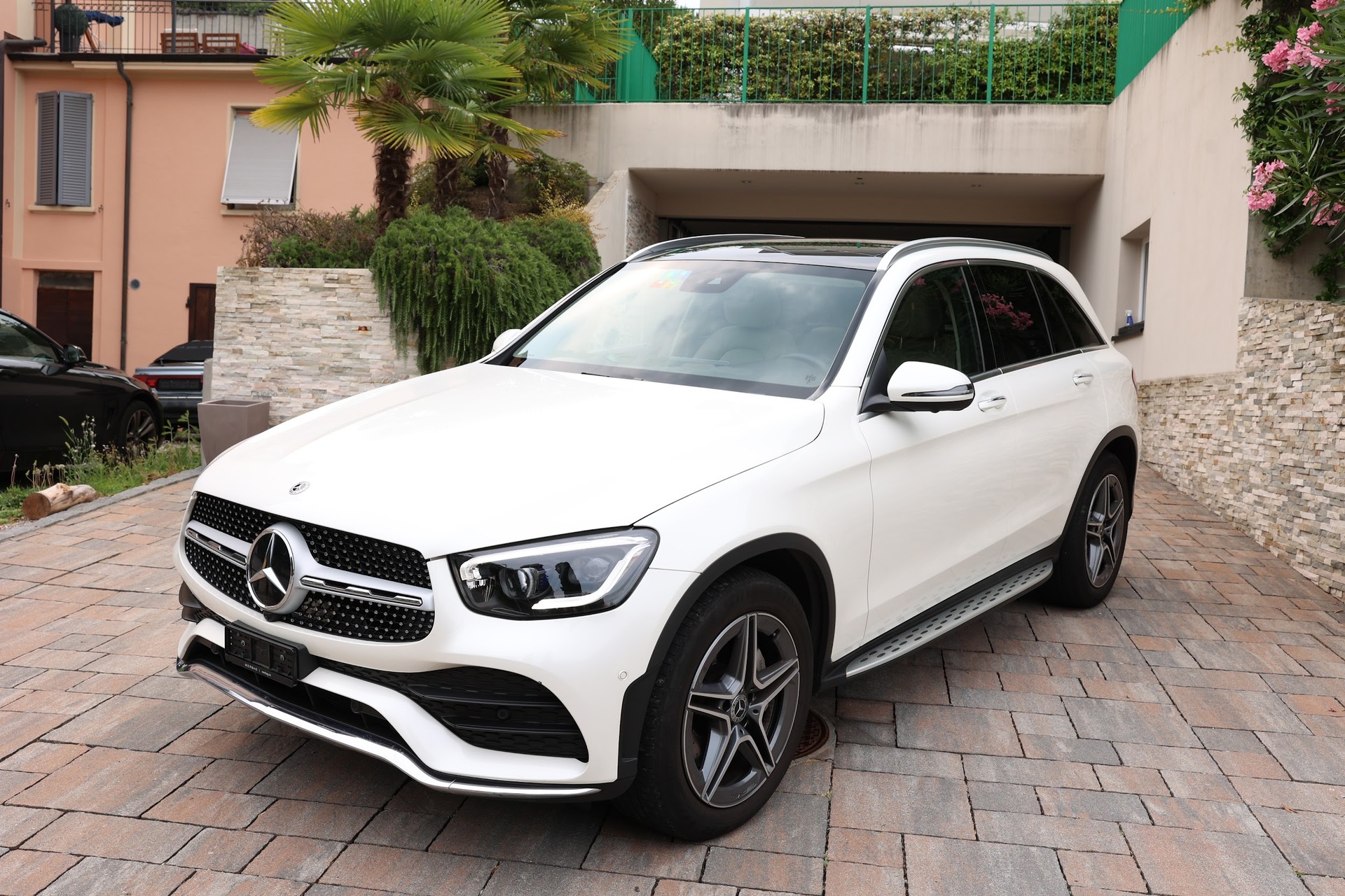 MERCEDES-BENZ GLC 200 4MATIC AMG Line