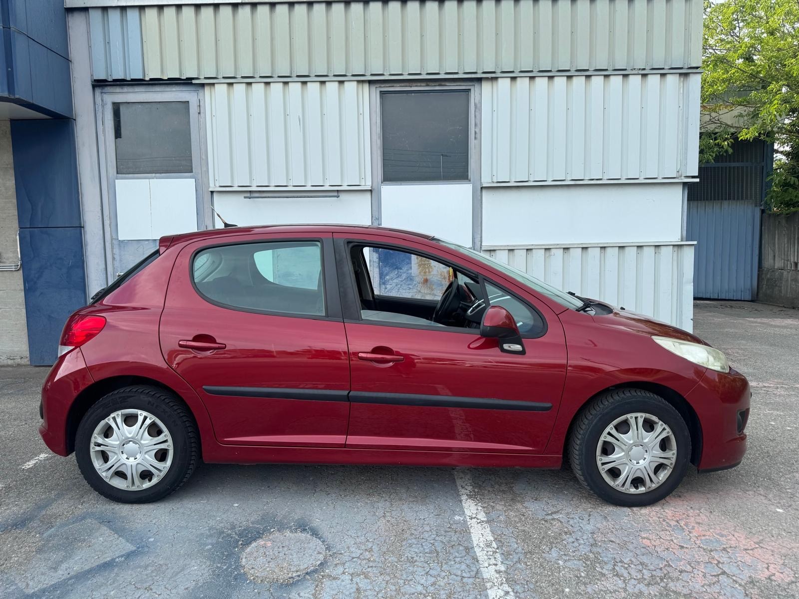 PEUGEOT 207 1.4 16V Trendy Clim-showroom-element-3