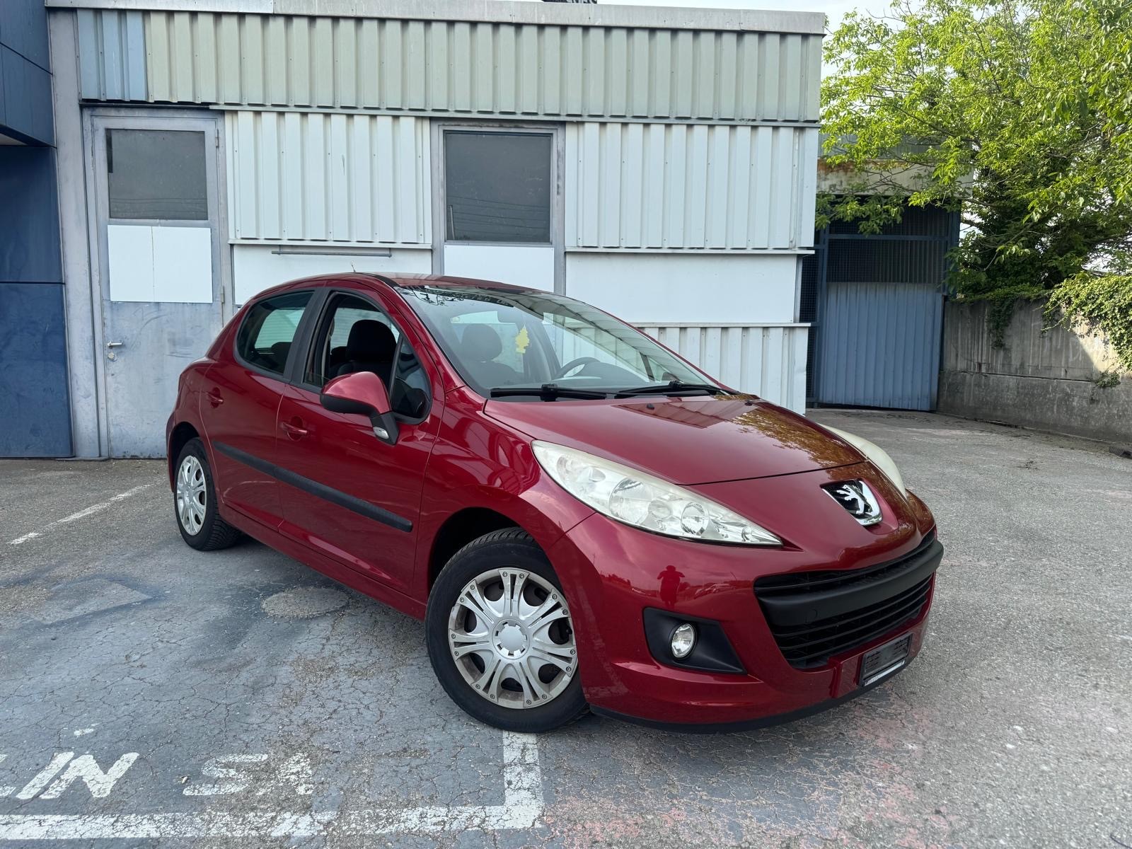 PEUGEOT 207 1.4 16V Trendy Clim-showroom-element-1