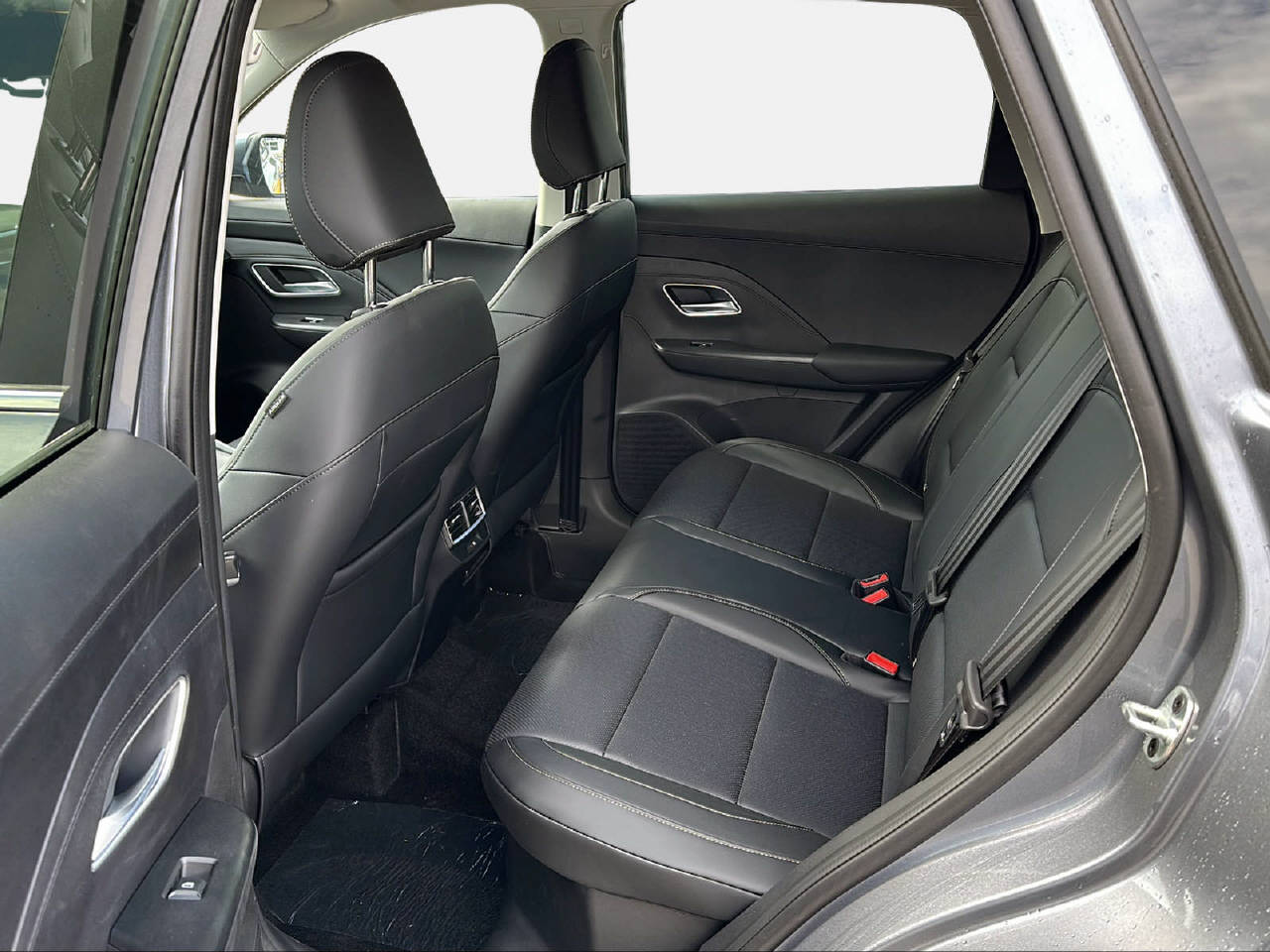 MG ZS 1.5 Hybrid+ Luxury-image-11