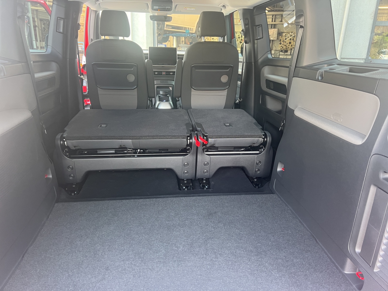 VW ID.Buzz NWB Pro 4 Motion-image-10