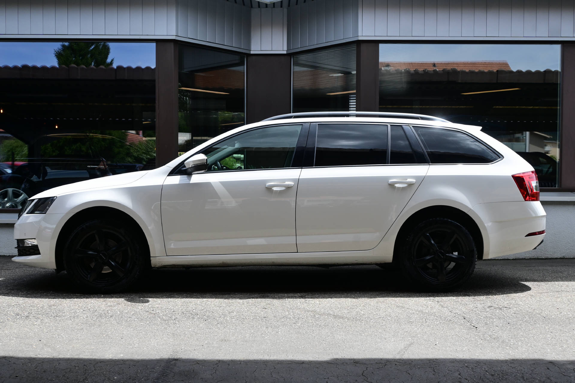 SKODA Octavia Combi 1.6 TDI 115 Ambition DSG-showroom-element-2