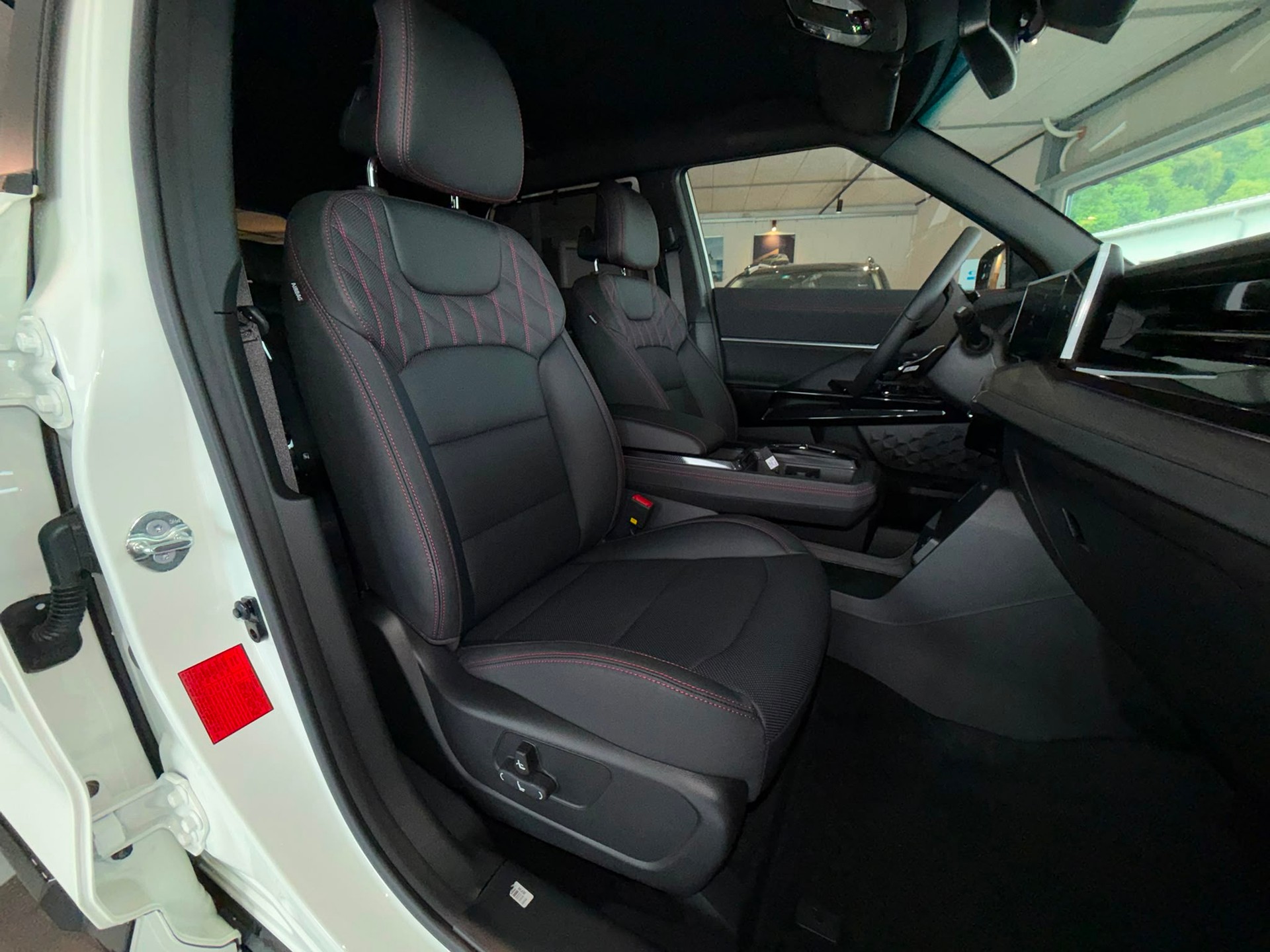 KGM-SsangYong Actyon 1.5 T GDI Hybrid Titanium Automat-image-9