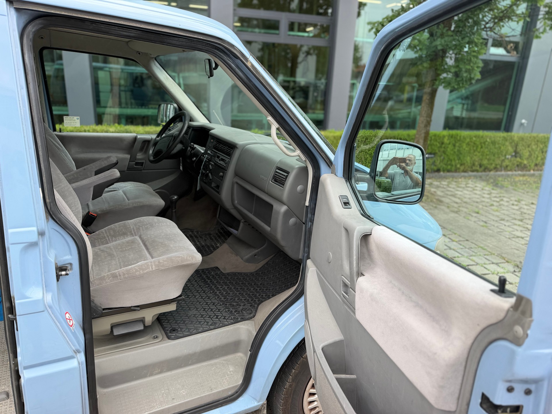 VW T4 Multivan 2.5TDI ABS-image-12