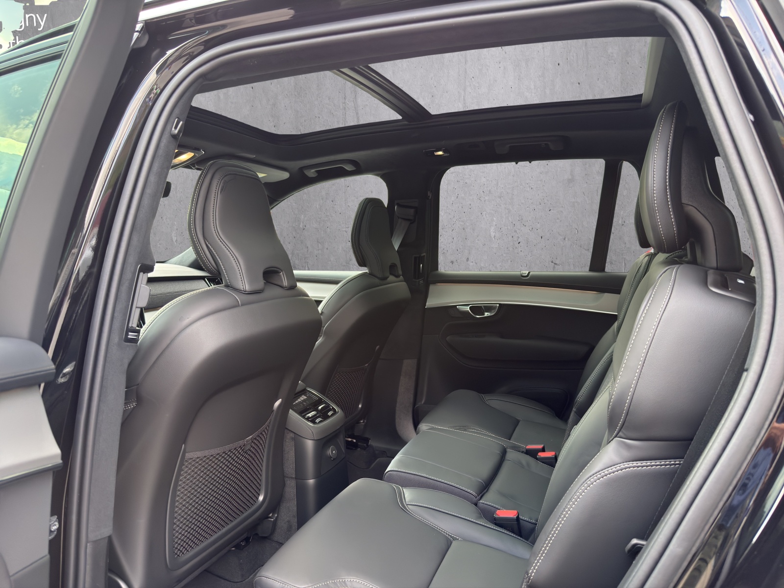 VOLVO XC90 T8 eAWD PluginHybrid Black Edition Geartronic-image-12