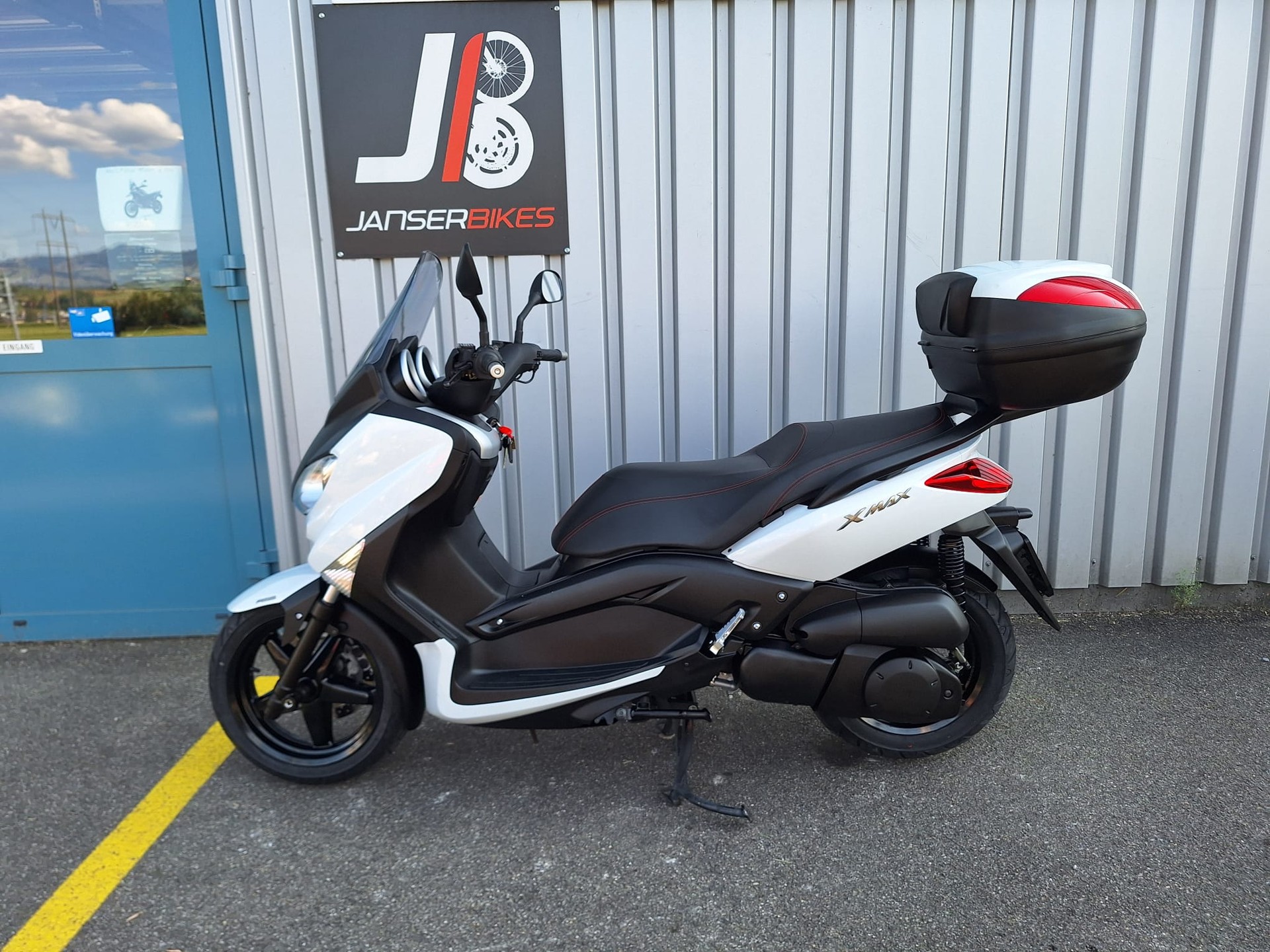 YAMAHA X-MaxYP 250 RA ABS-image-1