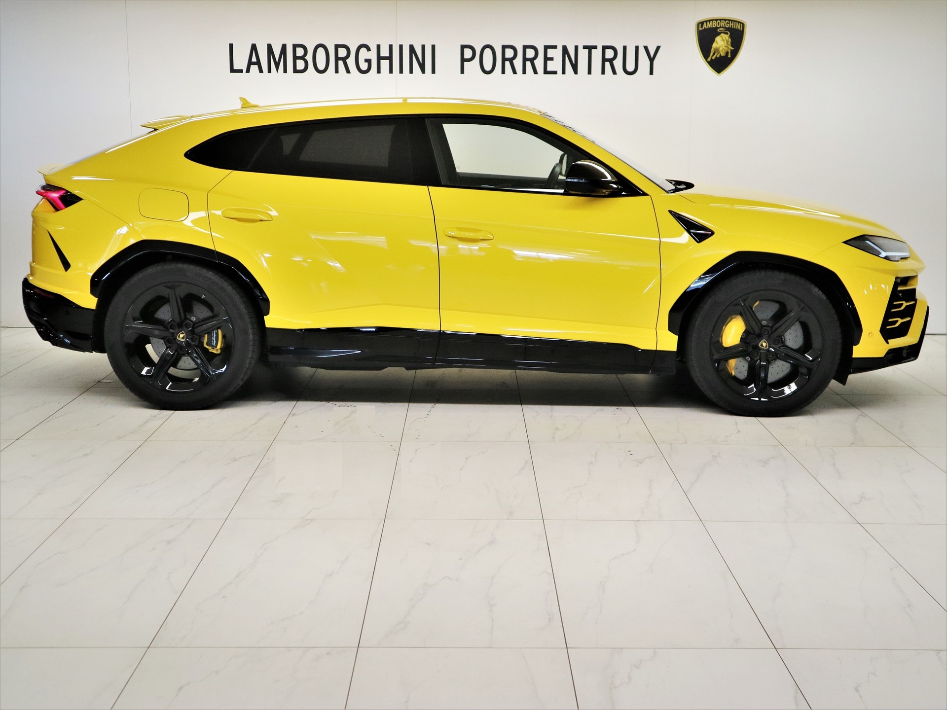 LAMBORGHINI Urus E-Gear-image-5