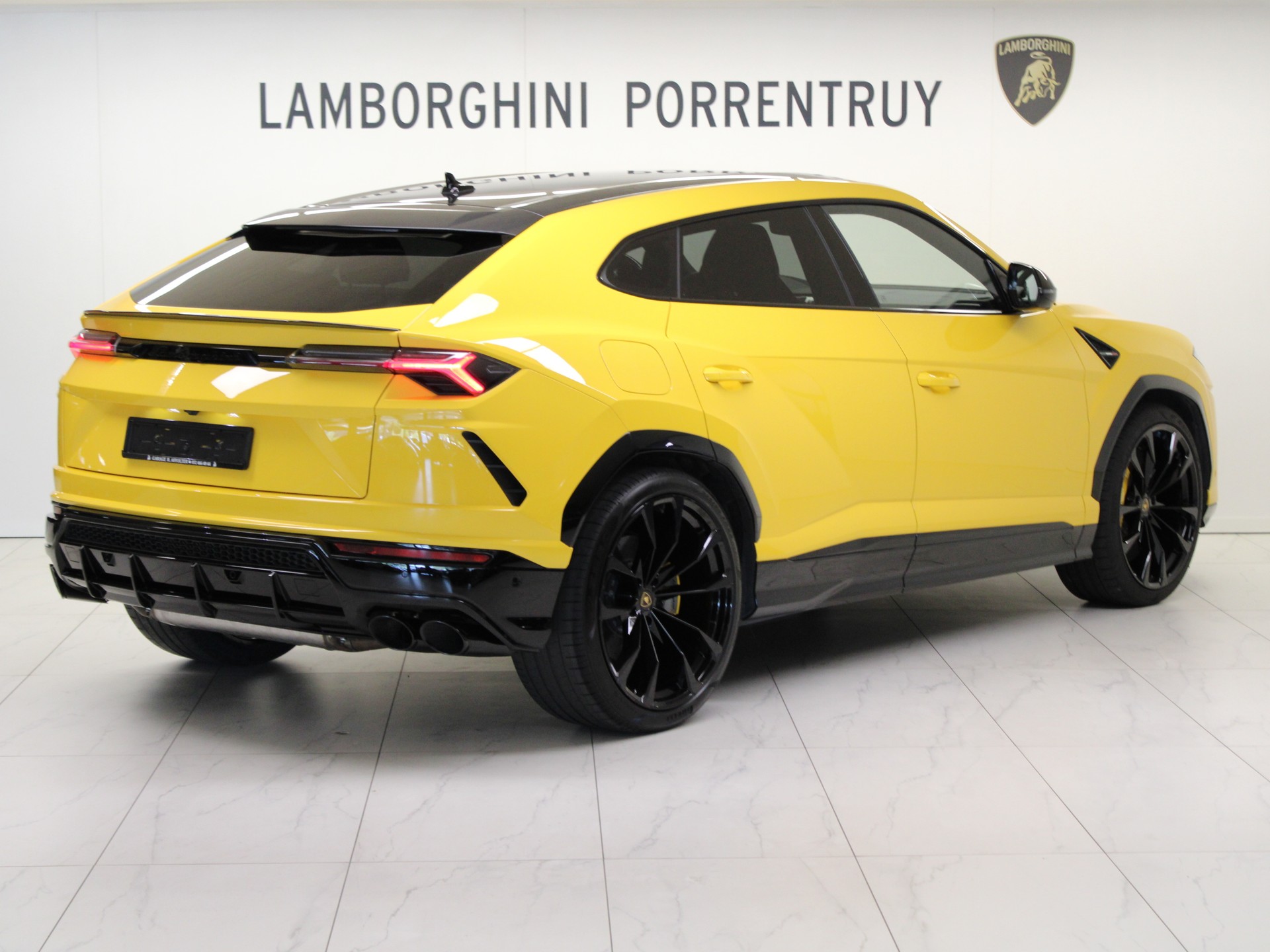 LAMBORGHINI Urus E-Gear-image-2