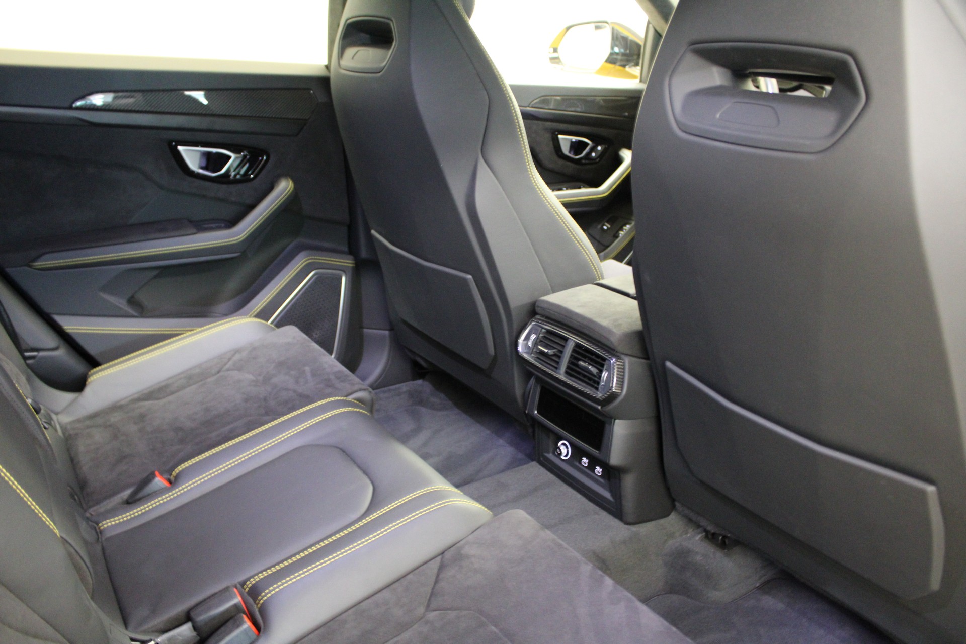 LAMBORGHINI Urus E-Gear-image-8