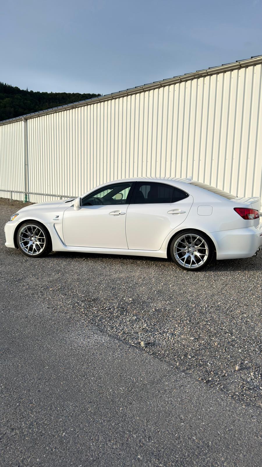 LEXUS ISF-image-2