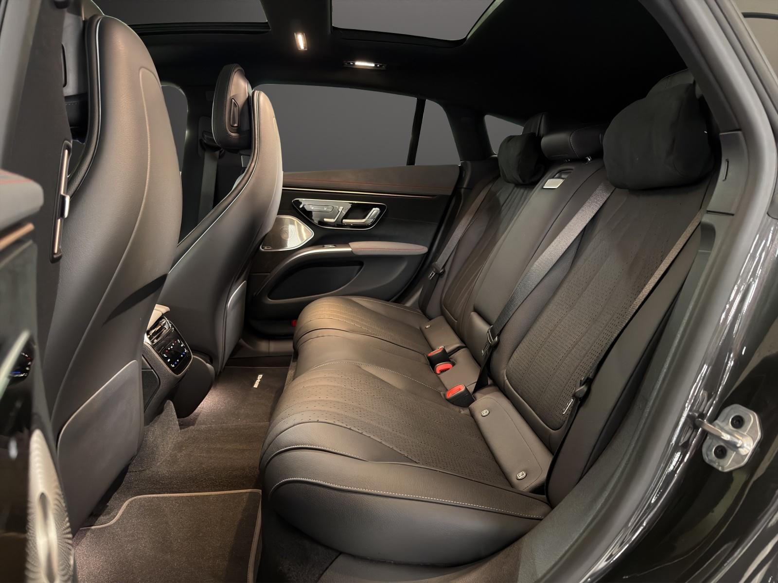 MERCEDES-BENZ EQS 580 4Matic Edition 1 Premium-Plus-Paket-image-12