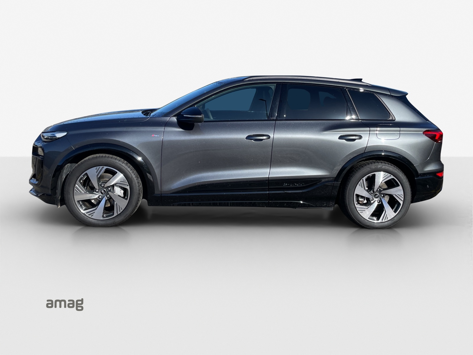 AUDI Q6 e-tron quattro-image-1