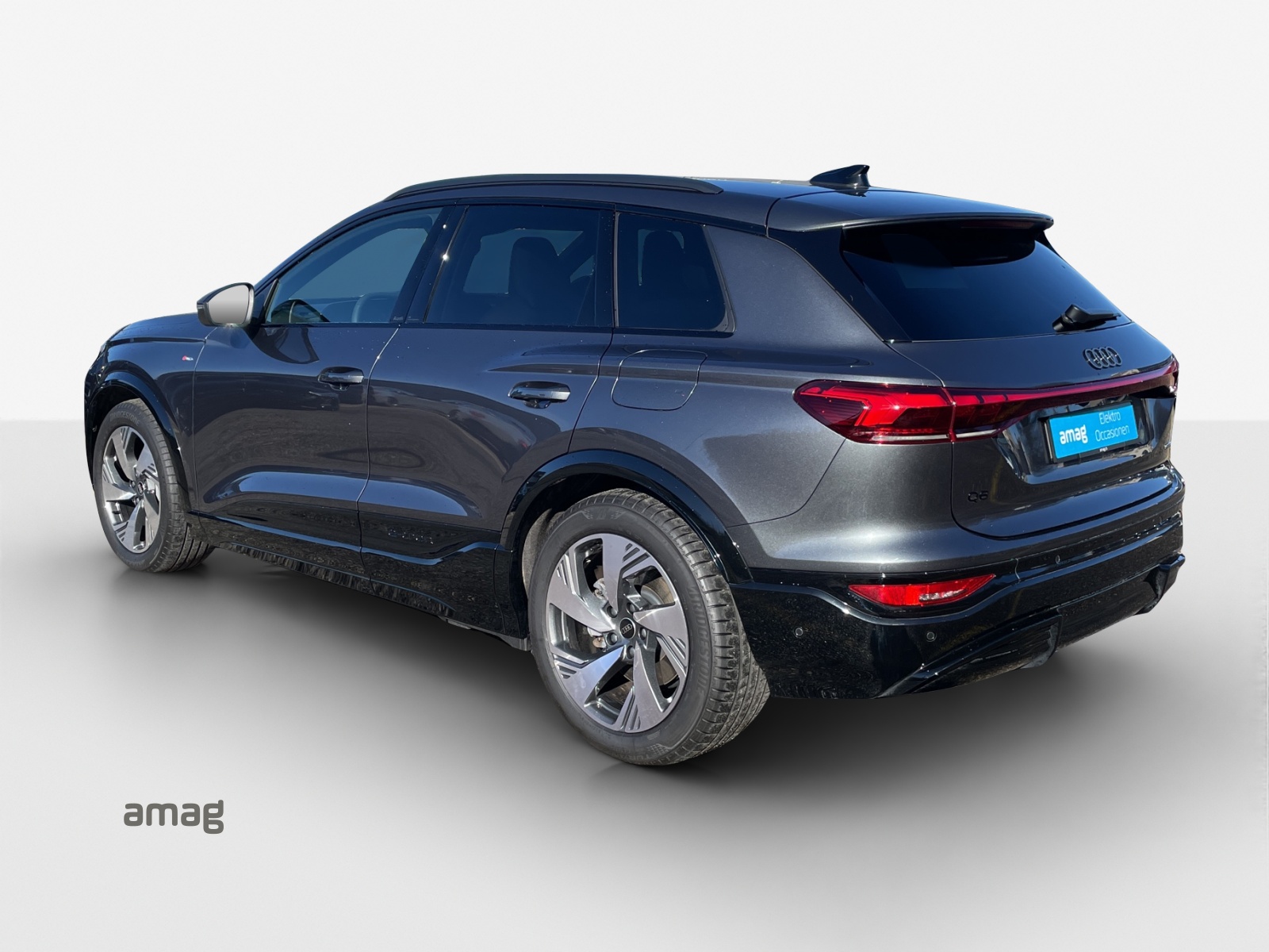 AUDI Q6 e-tron quattro-image-2