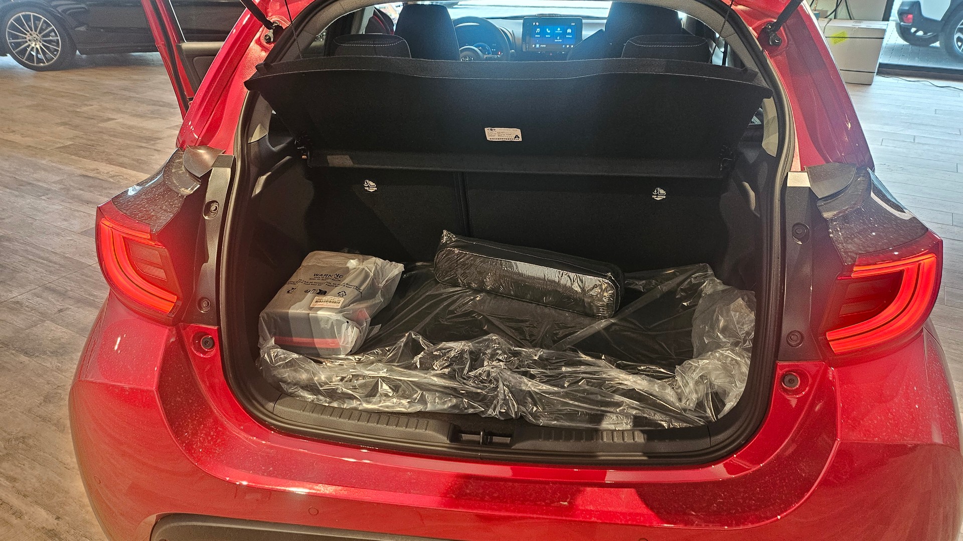 TOYOTA Yaris 1.5 Teamplayer e-CVT🔥🔥🔥-image-18