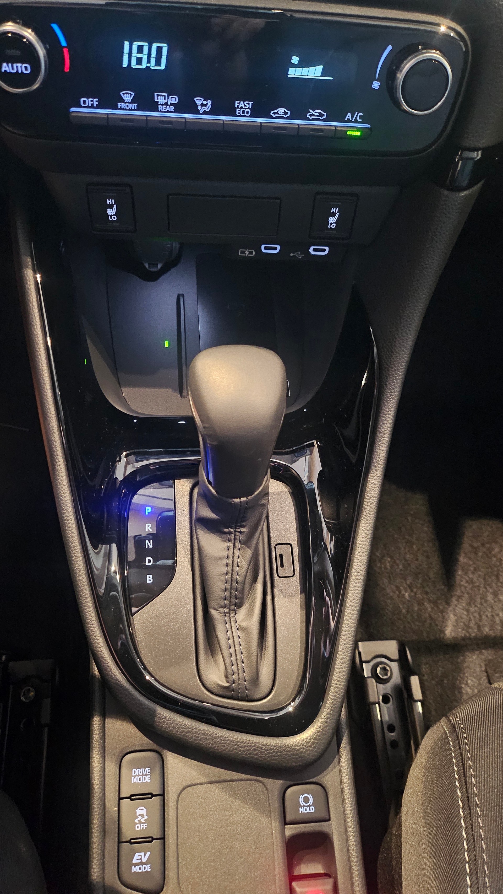 TOYOTA Yaris 1.5 Teamplayer e-CVT🔥🔥🔥-image-25