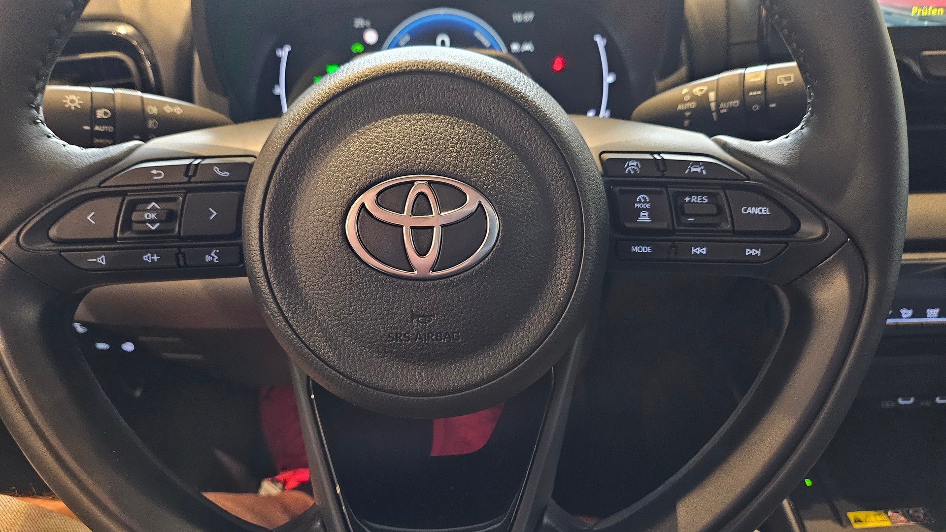 TOYOTA Yaris 1.5 Teamplayer e-CVT🔥🔥🔥-image-27