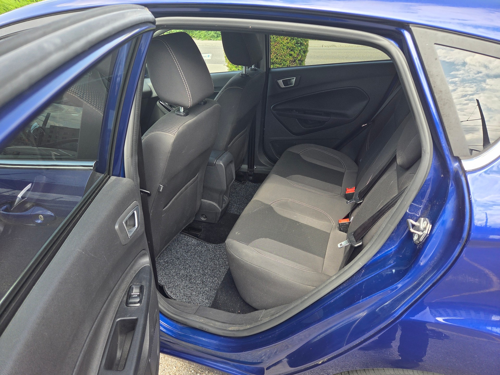 FORD Fiesta 1.0 SCTi Titanium-image-9