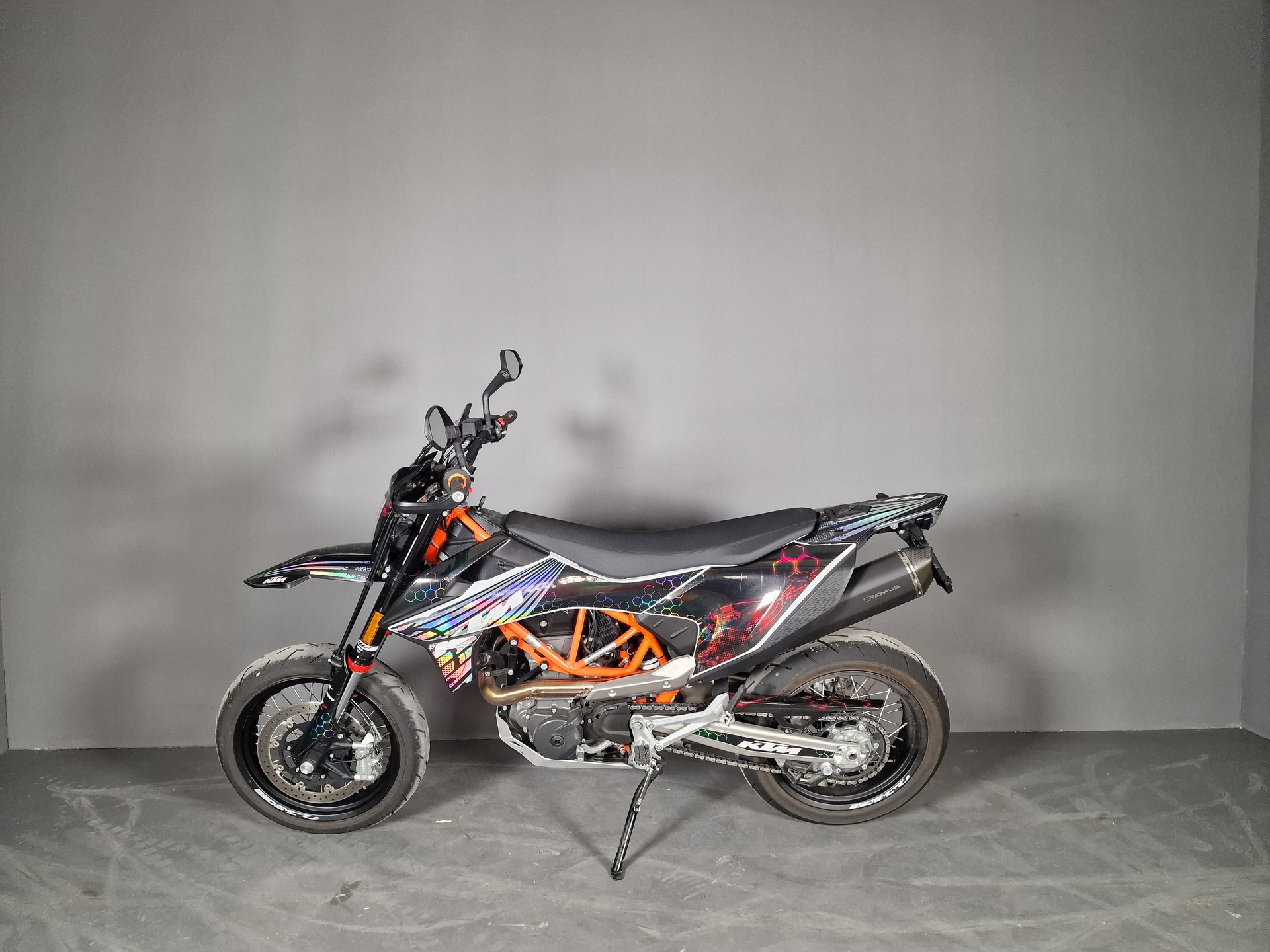 KTM 690 SMC R ABS (35 kW)-showroom-element-2