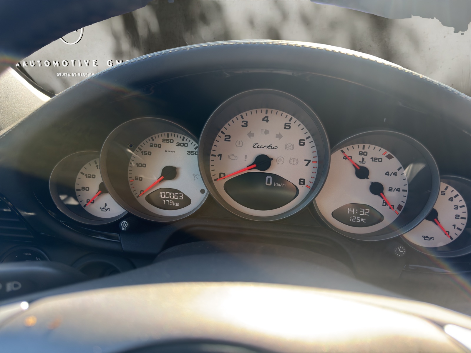 PORSCHE 911 Turbo-image-11