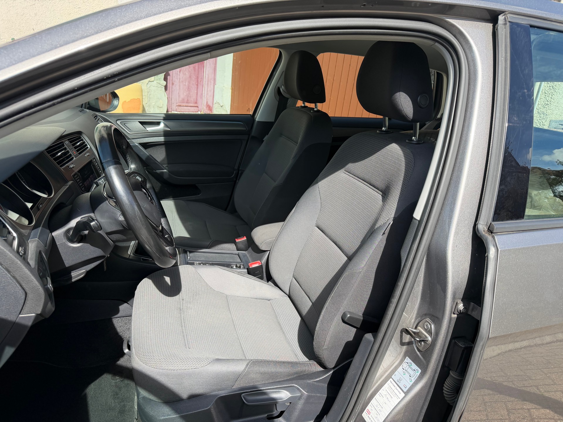 VW Golf 1.6 TDI Comfortline 4Motion-image-5