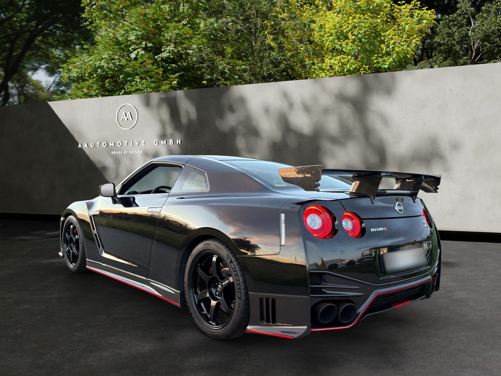 NISSAN GT-R Nismo-showroom-element-3