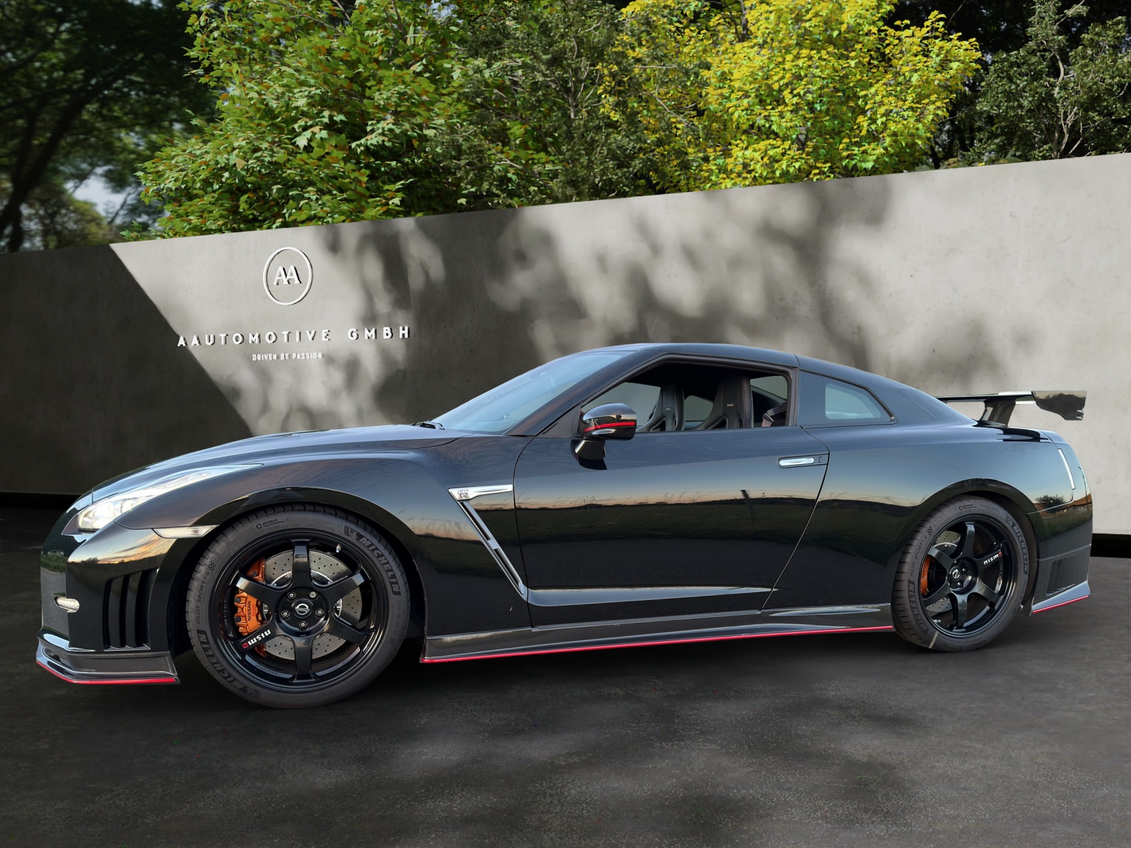 NISSAN GT-R Nismo-showroom-element-2