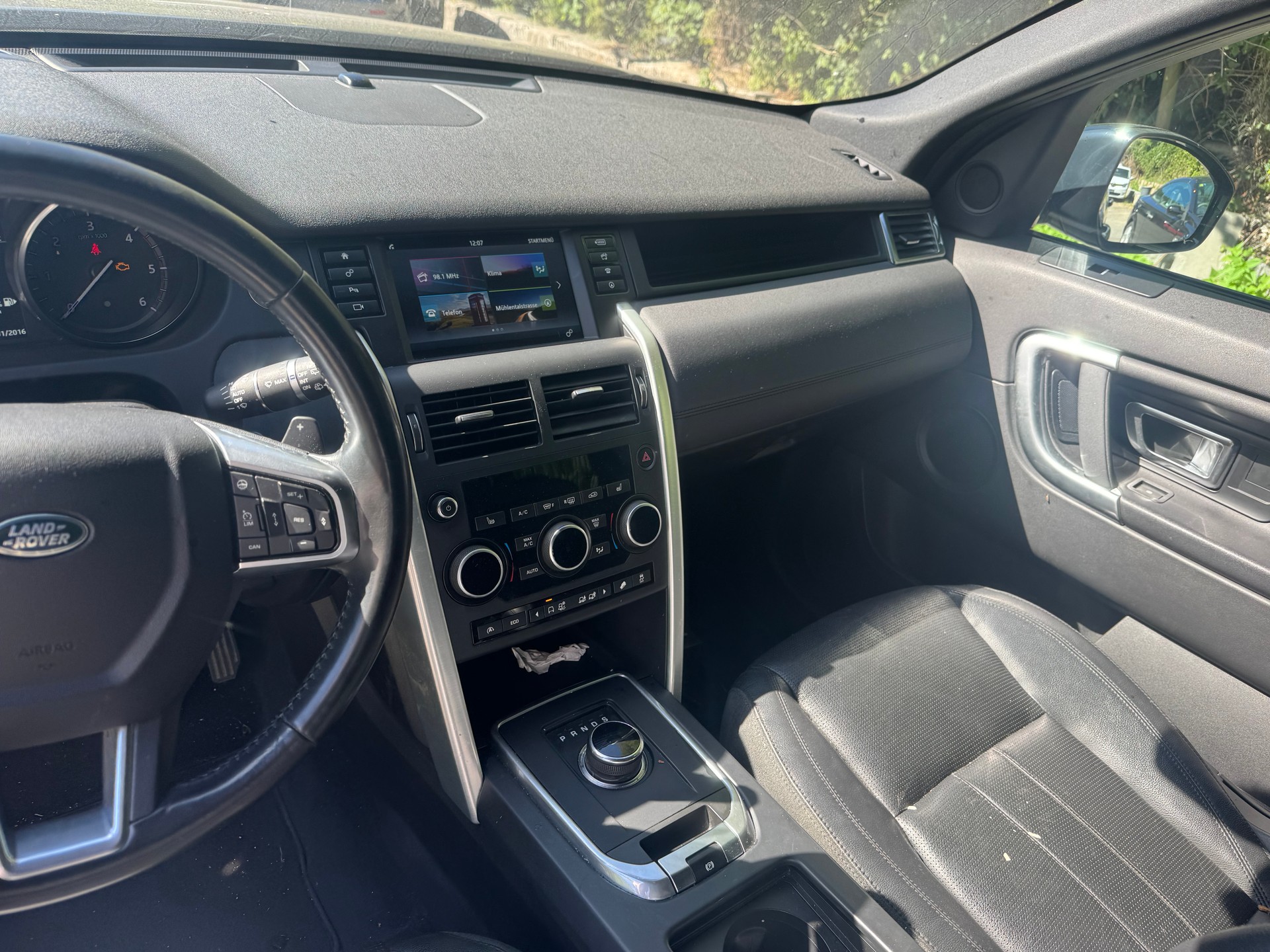 LAND ROVER Discovery Sport 2.0 TD4 HSE AT9-image-6