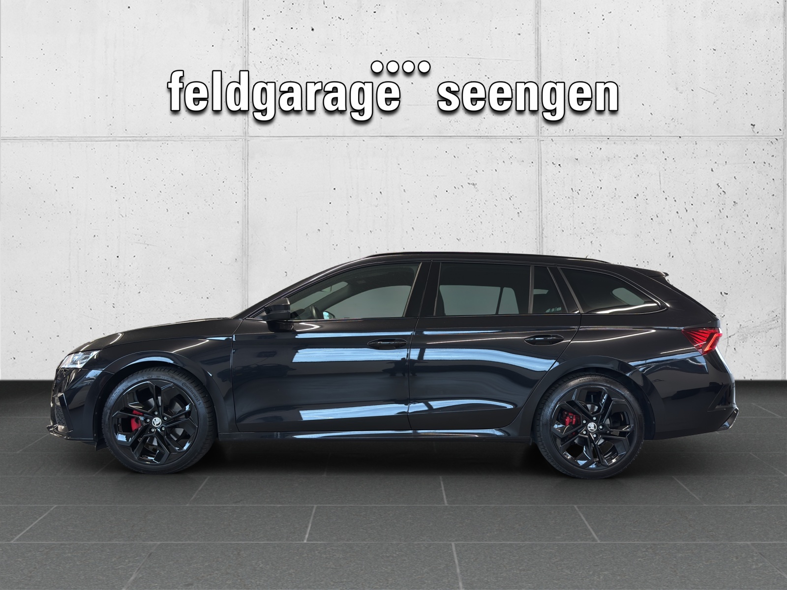 SKODA Octavia Combi 2.0 TDI DSG RS 4x4 mit fortl. Werksgarantie, AHK-Vorbereitung & Rückfahrkamera-showroom-element-1