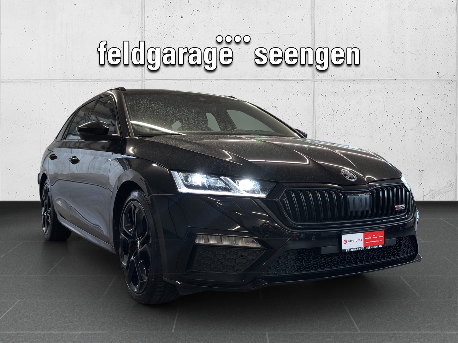 SKODA Octavia Combi 2.0 TDI DSG RS 4x4 mit fortl. Werksgarantie, AHK-Vorbereitung & Rückfahrkamera-showroom-element-2