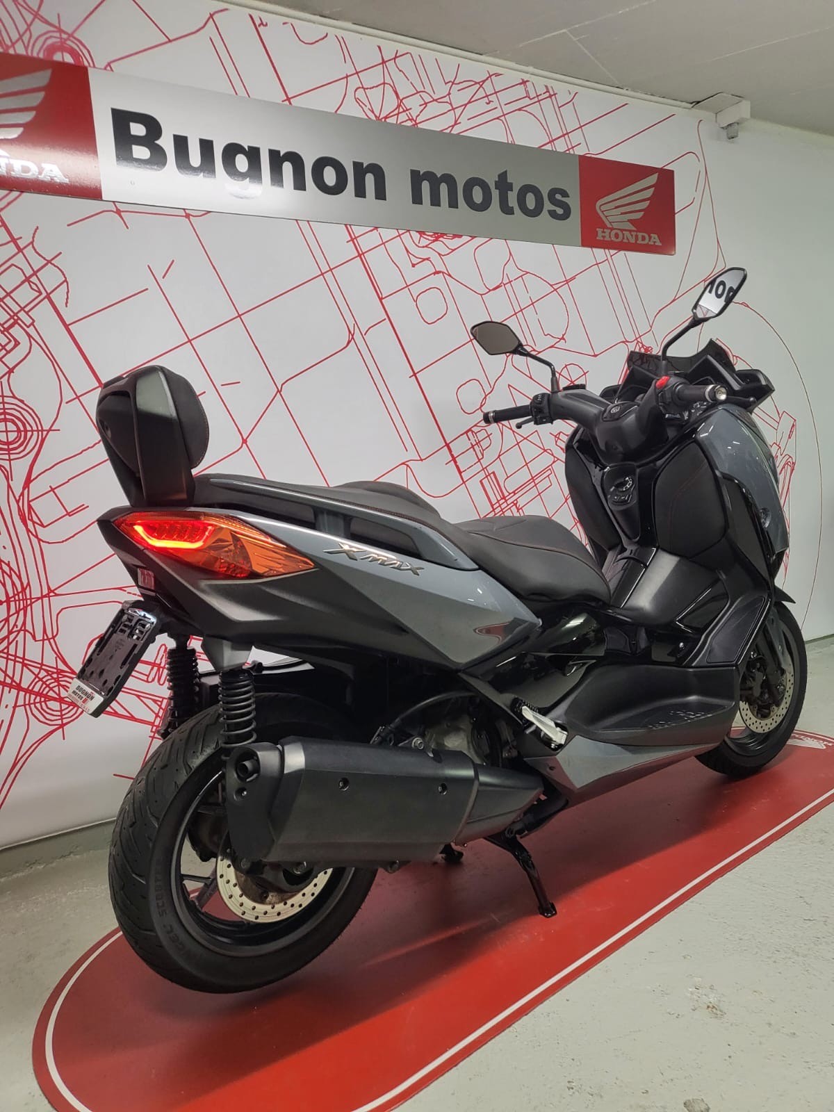 YAMAHA X-Max 300 Tech Max-image-5