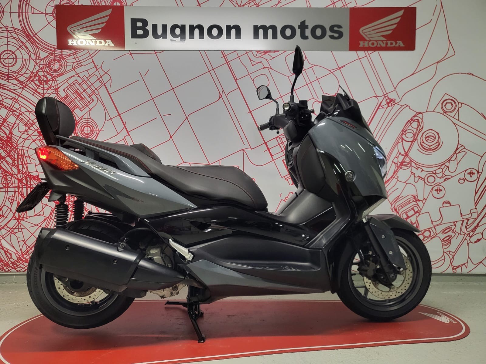 YAMAHA X-Max 300 Tech Max-image-0