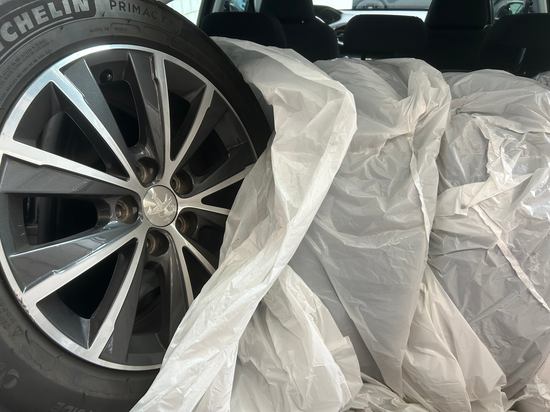 PEUGEOT 308 1.2 THP Allure-image-8