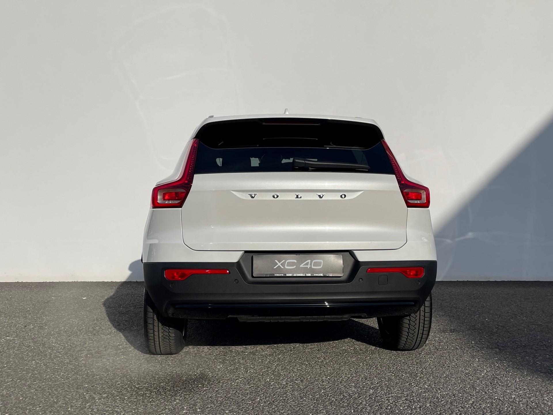 VOLVO XC40 2.0 B5 MH Ultimate Dark AWD-showroom-element-3