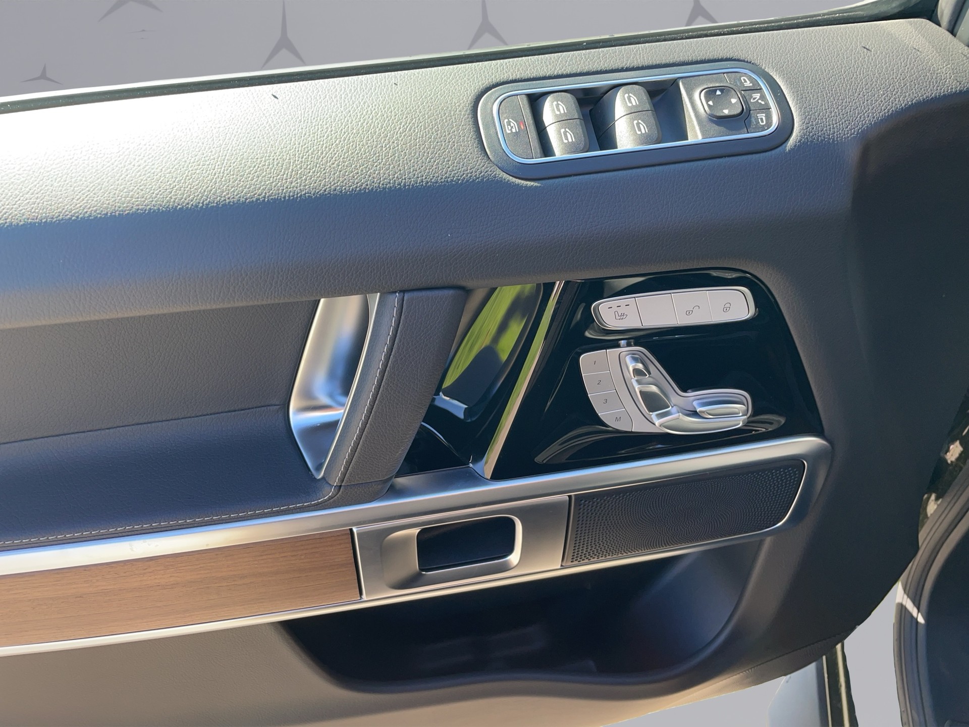 MERCEDES-BENZ G 500-image-10
